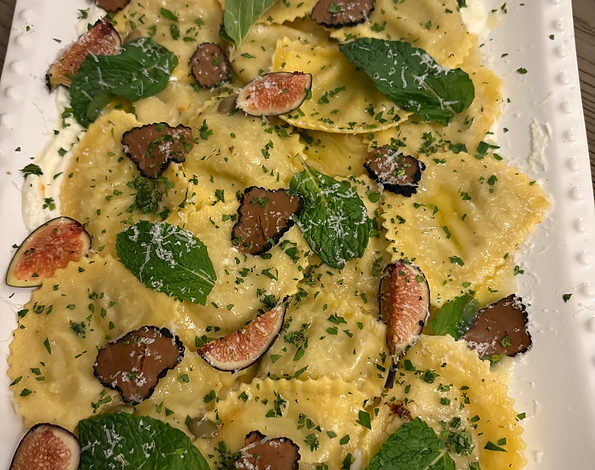Ravioli with caramelized figs and mushrooms